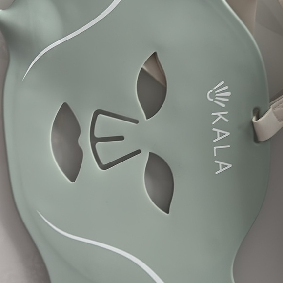 Kala Red Light Mask - Picture 1 of 6